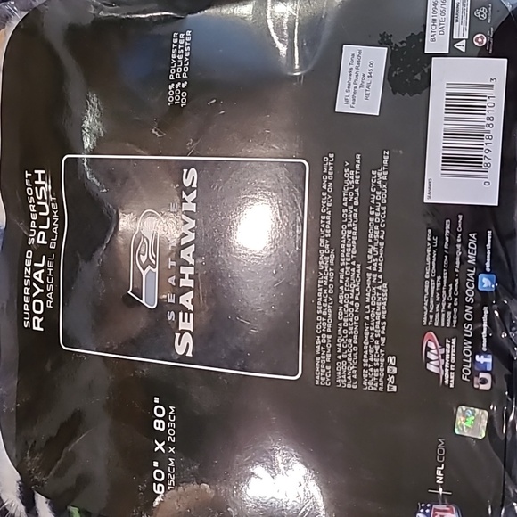 Seattle Seahawks Super-Sized Super Soft Royal Plush Raschel Blanket - Picture 3 of 4